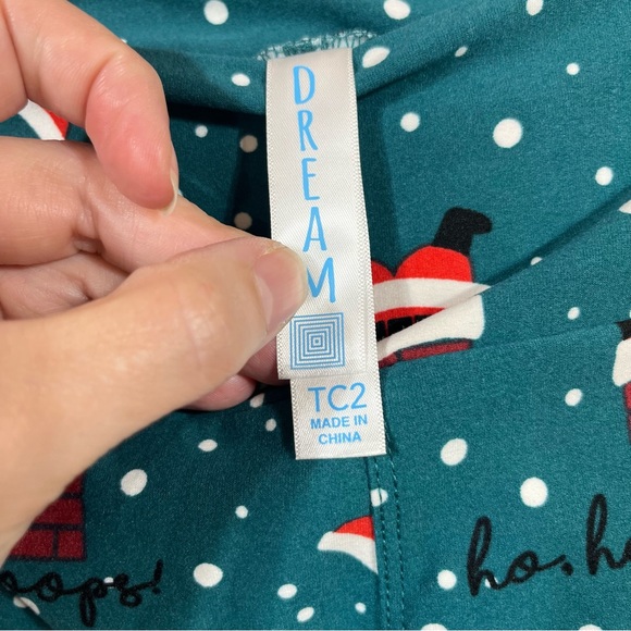 LuLaRoe 3XL Christmas Liv top with TC2 Christmas leggings - Picture 9 of 14